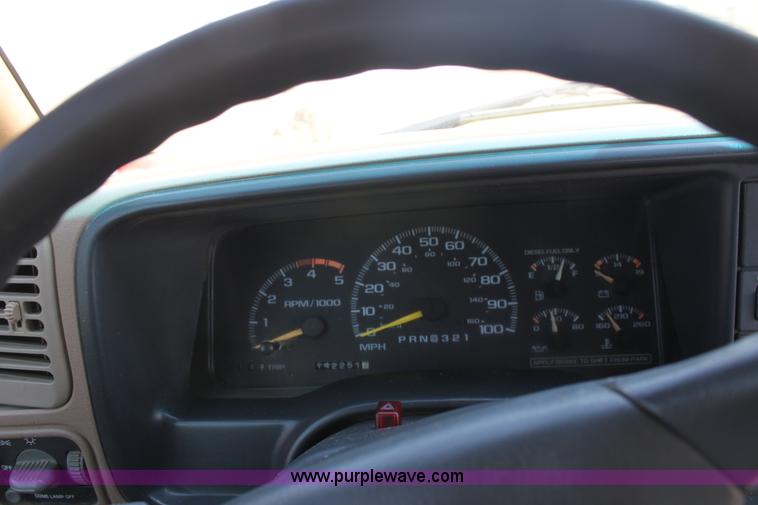 image for item D5221 1995 Chevrolet 3500 Cheyenne flatbed pickup truck