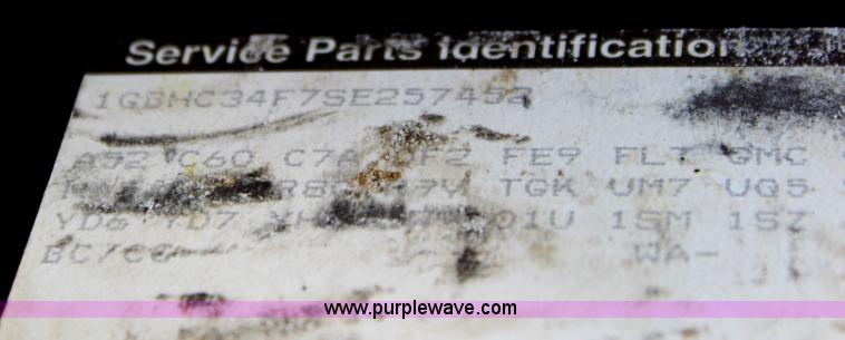 image for item D5221 1995 Chevrolet 3500 Cheyenne flatbed pickup truck