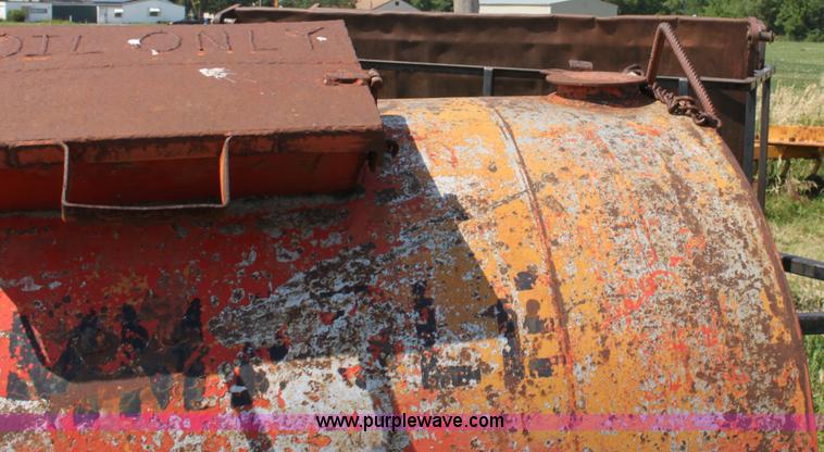 image for item D5222 300 gallon fuel tank with trailer