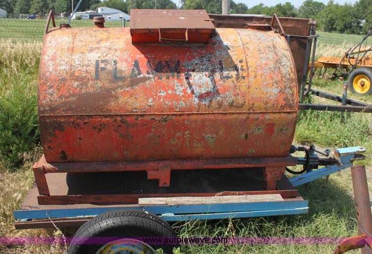 image for item D5222 300 gallon fuel tank with trailer