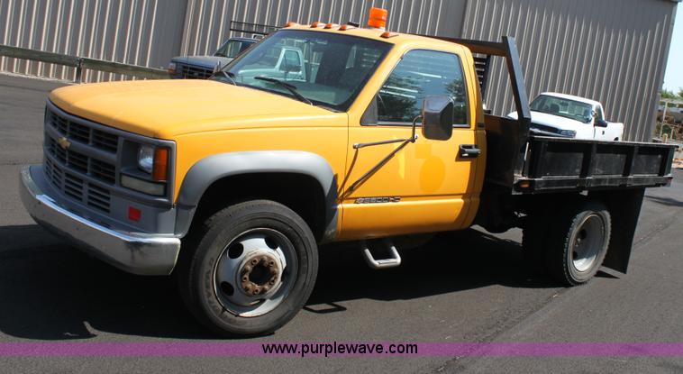 image for item D5224 1995 Chevrolet Cheyenne 3500 HD flatbed pickup truck