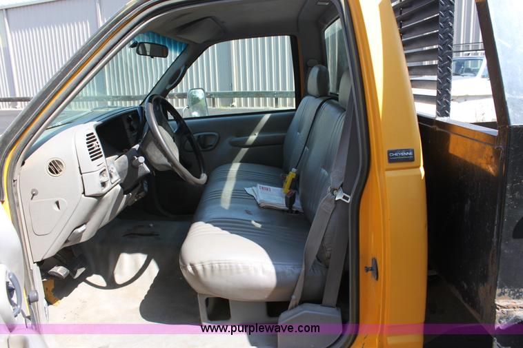 image for item D5224 1995 Chevrolet Cheyenne 3500 HD flatbed pickup truck