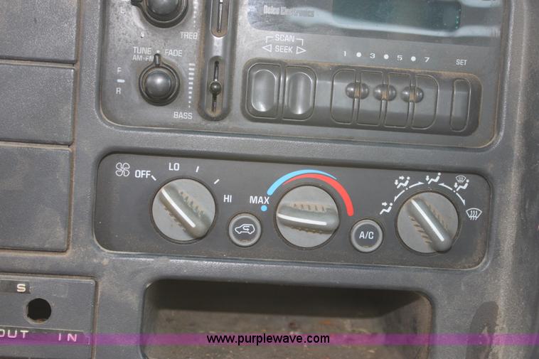 image for item D5224 1995 Chevrolet Cheyenne 3500 HD flatbed pickup truck