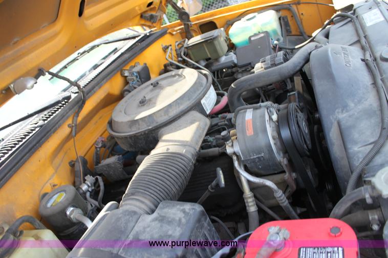 image for item D5224 1995 Chevrolet Cheyenne 3500 HD flatbed pickup truck