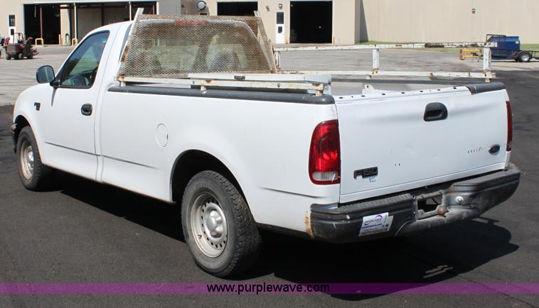 image for item D5226 1998 Ford F150 pickup truck
