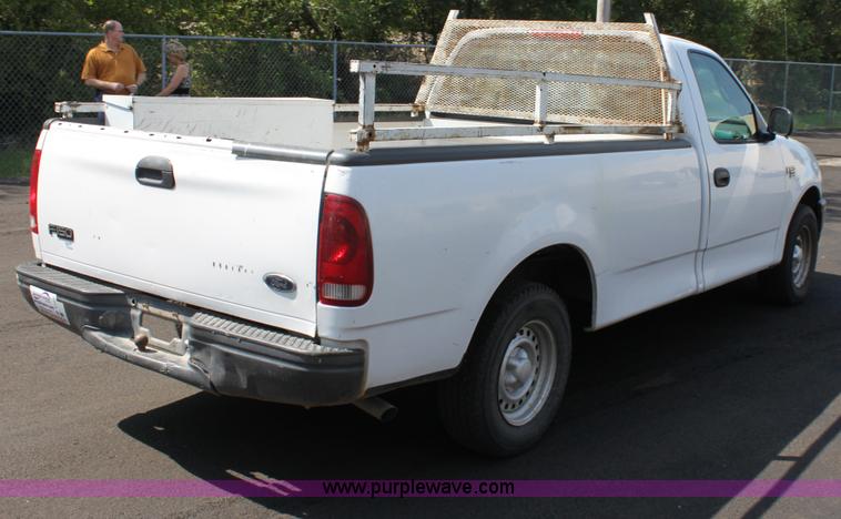image for item D5226 1998 Ford F150 pickup truck