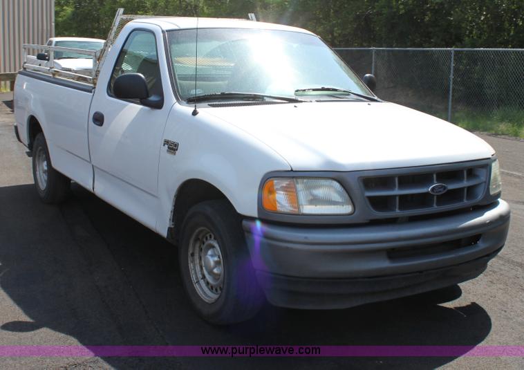 image for item D5226 1998 Ford F150 pickup truck