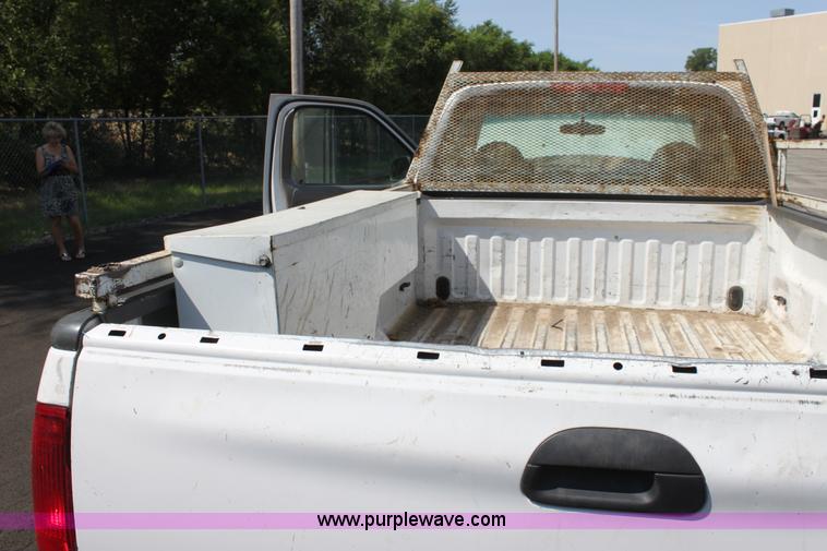 image for item D5226 1998 Ford F150 pickup truck