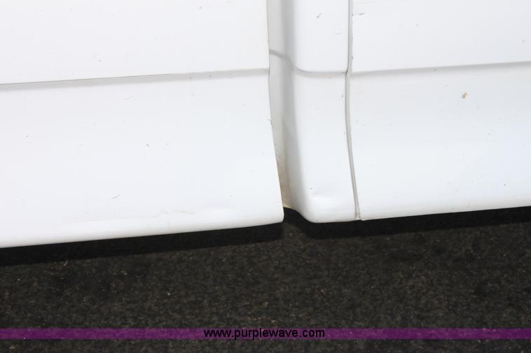 image for item D5226 1998 Ford F150 pickup truck