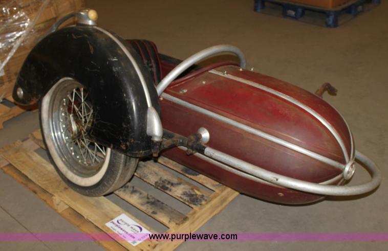 image for item D5235 1952 Steil side car