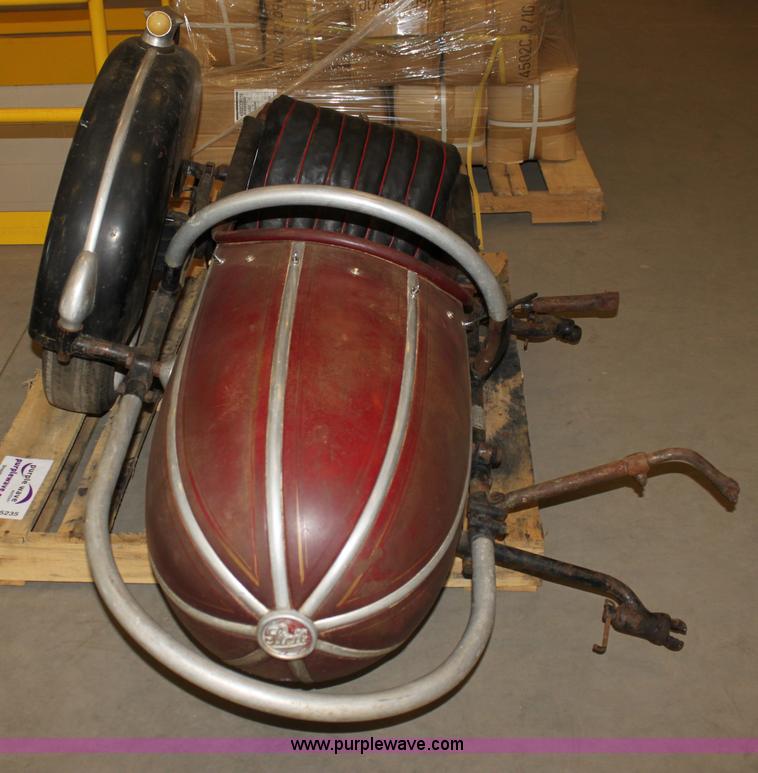 image for item D5235 1952 Steil side car