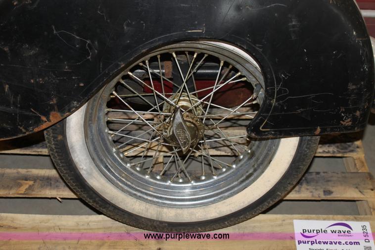 image for item D5235 1952 Steil side car