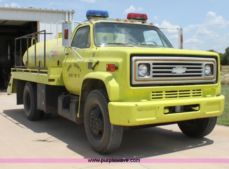 image for item D5237 1975 Chevrolet C60 water tender truck