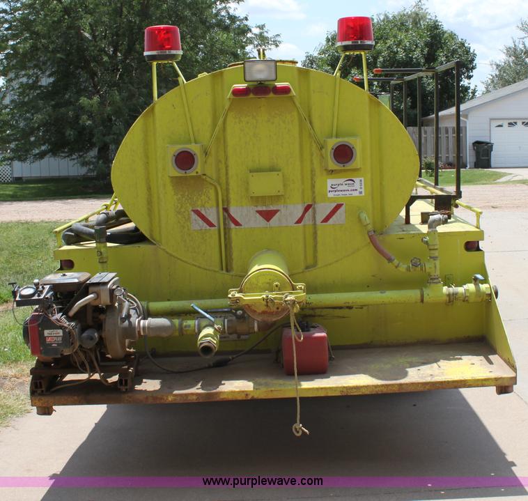 image for item D5238 1976 International water tender truck