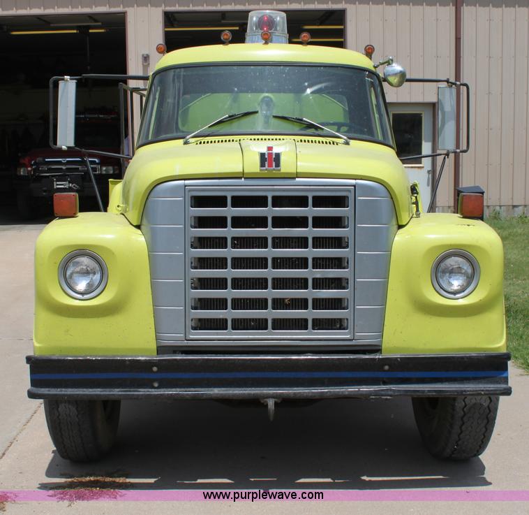 image for item D5238 1976 International water tender truck