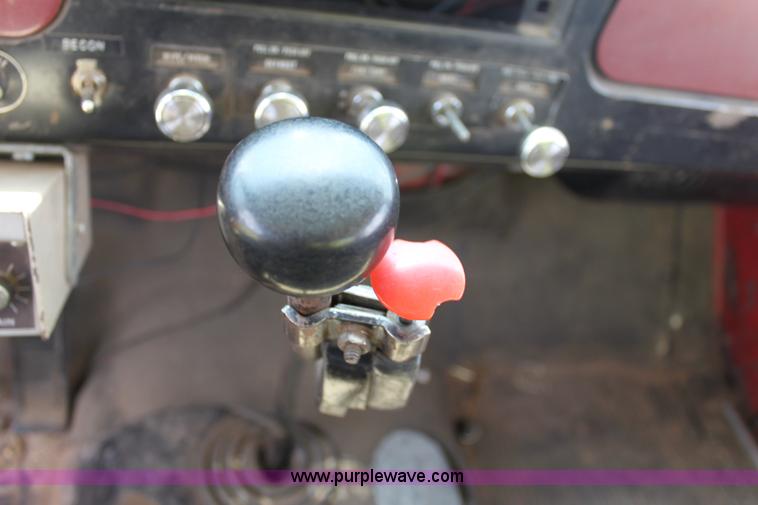 image for item D5238 1976 International water tender truck