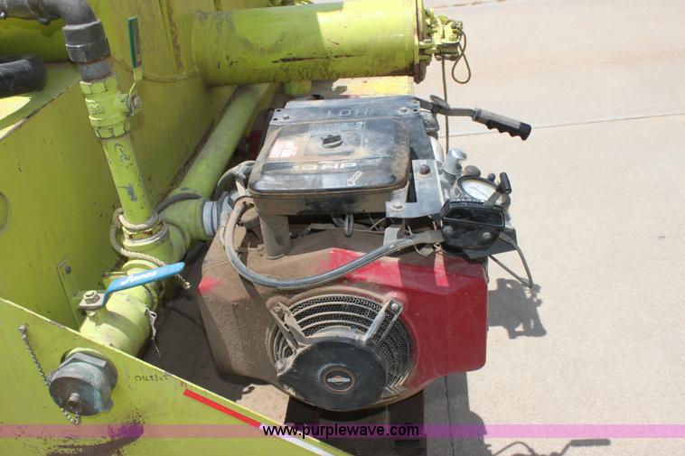 image for item D5238 1976 International water tender truck