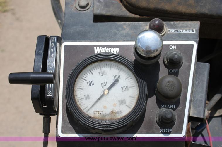 image for item D5238 1976 International water tender truck