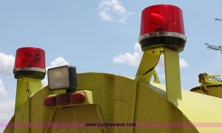 image for item D5238 1976 International water tender truck