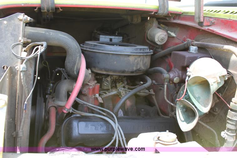 image for item D5238 1976 International water tender truck