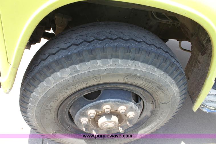 image for item D5238 1976 International water tender truck