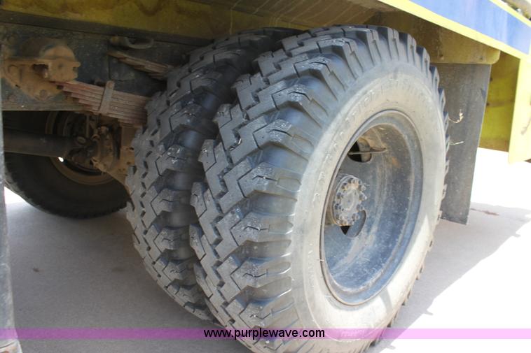 image for item D5238 1976 International water tender truck