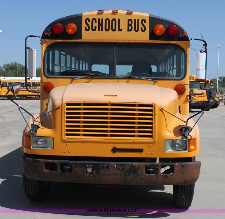 image for item D5284 1993 International 3800 school bus