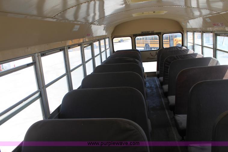 image for item D5284 1993 International 3800 school bus