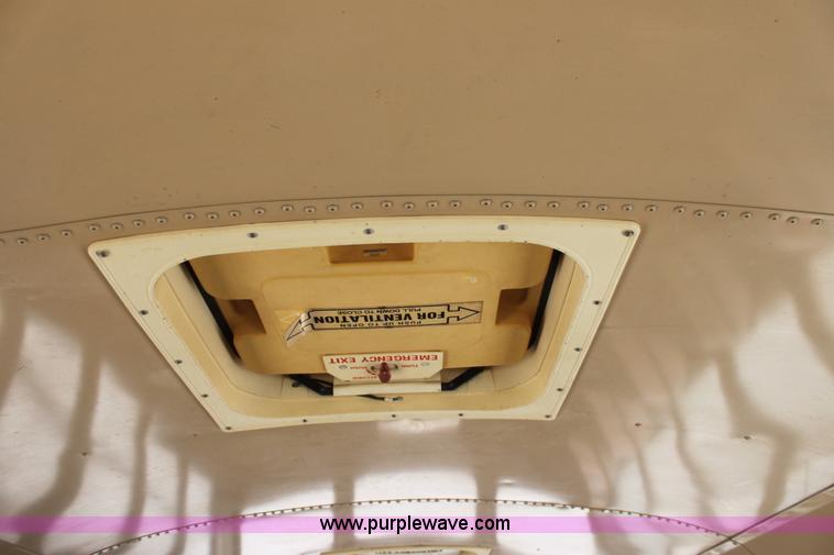 image for item D5284 1993 International 3800 school bus