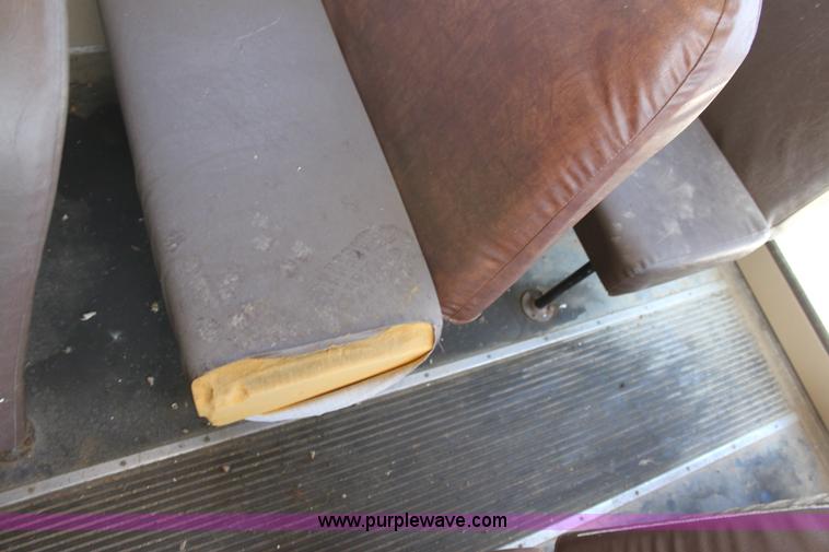 image for item D5284 1993 International 3800 school bus