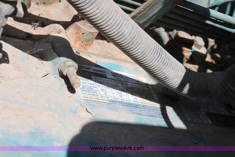 image for item D5284 1993 International 3800 school bus