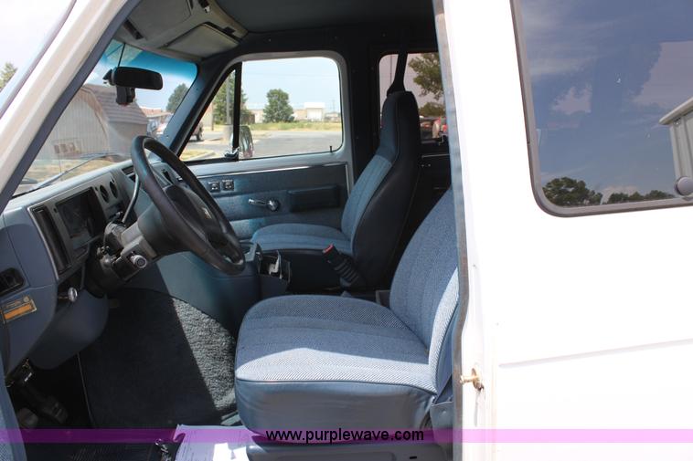 image for item D5391 1993 GMC G3500 Rally STX van