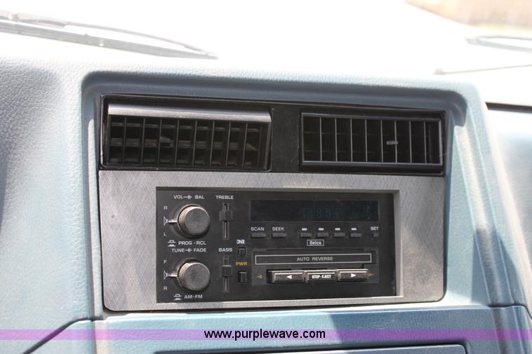 image for item D5391 1993 GMC G3500 Rally STX van