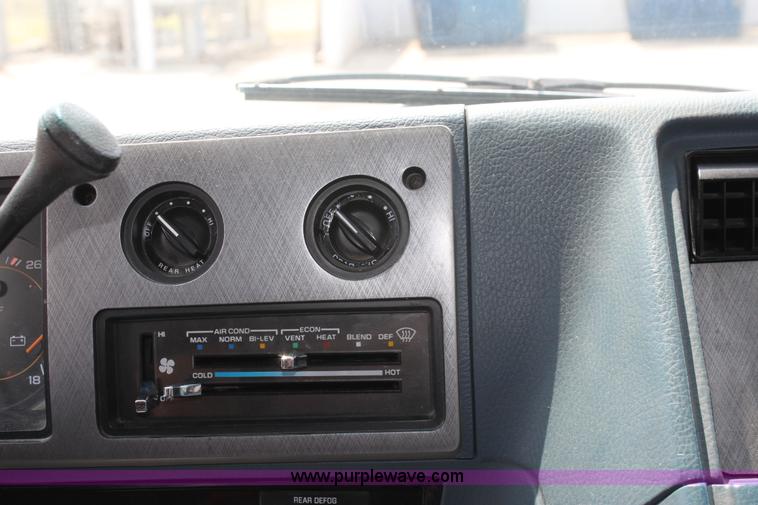 image for item D5391 1993 GMC G3500 Rally STX van