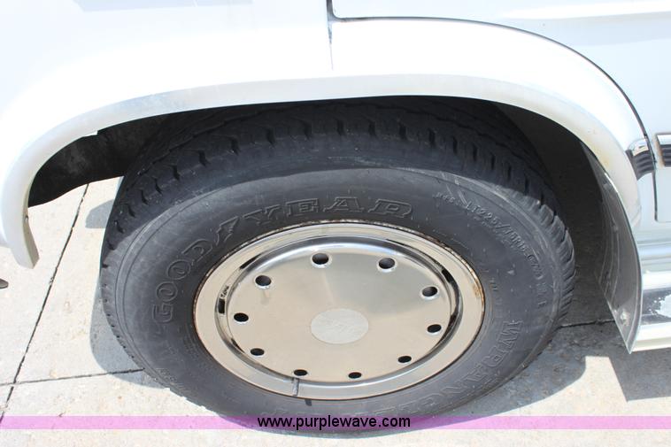 image for item D5391 1993 GMC G3500 Rally STX van