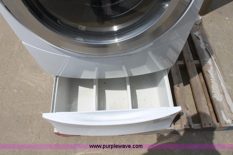 image for item D5392 Whirlpool duet washing machine