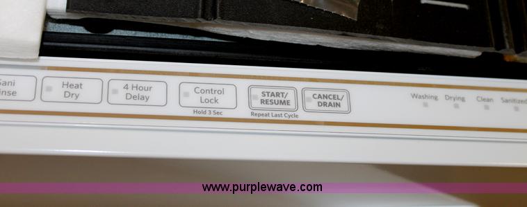 image for item D5401 Kitchen Aid dishwasher