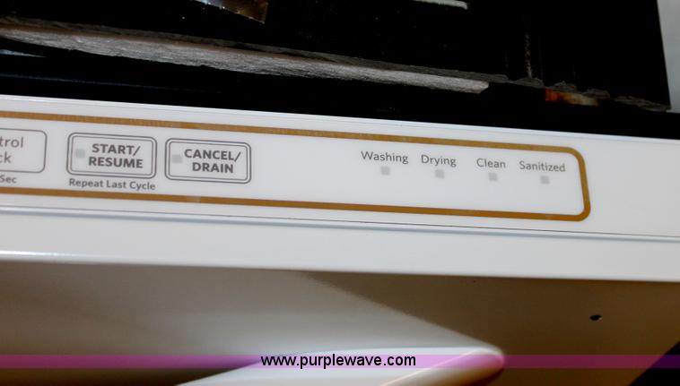 image for item D5401 Kitchen Aid dishwasher