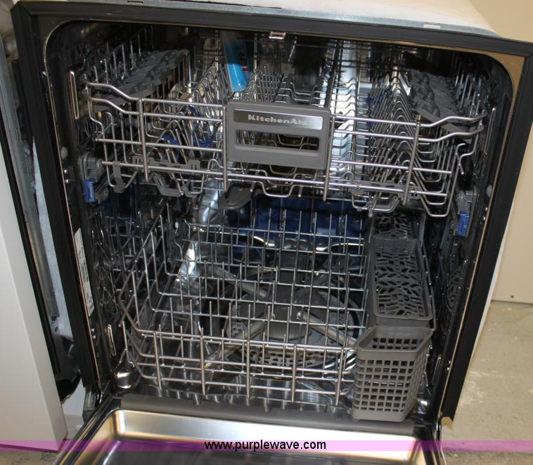 image for item D5402 Kitchen Aid dishwasher