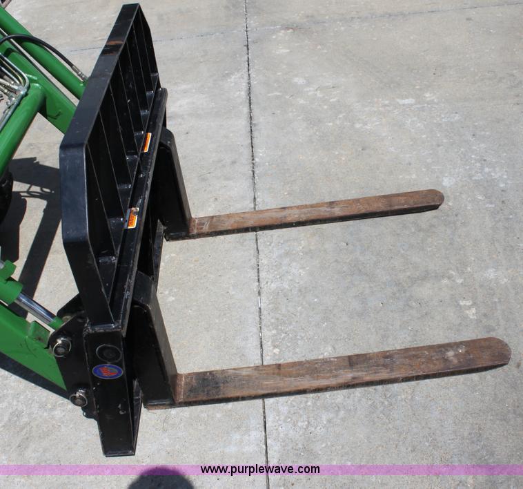 image for item D7972 1996 John Deere 955 tractor