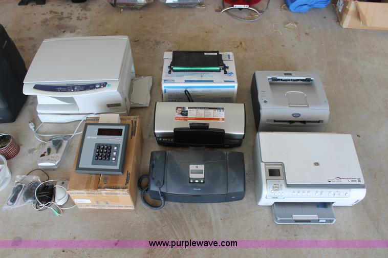 image for item L9899 Assorted electronics