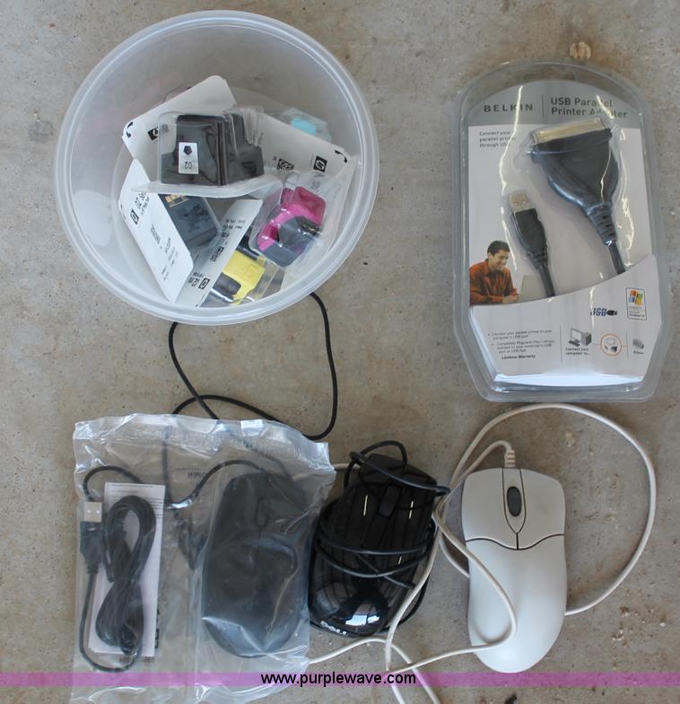 image for item L9899 Assorted electronics