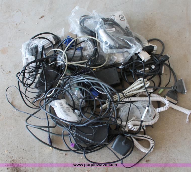 image for item L9899 Assorted electronics