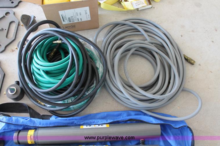 image for item L9901 (2) Paratech vehicle rescue stabilization kits