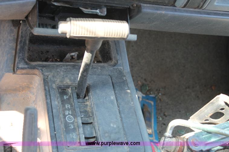 image for item L9903 1984 Jeep Cherokee Sport SUV