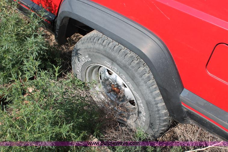 image for item L9903 1984 Jeep Cherokee Sport SUV