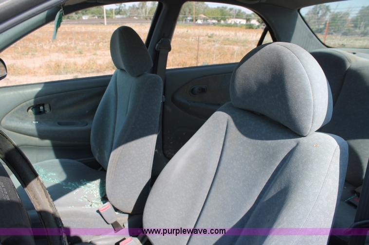 image for item L9904 2000 Hyundai Elantra