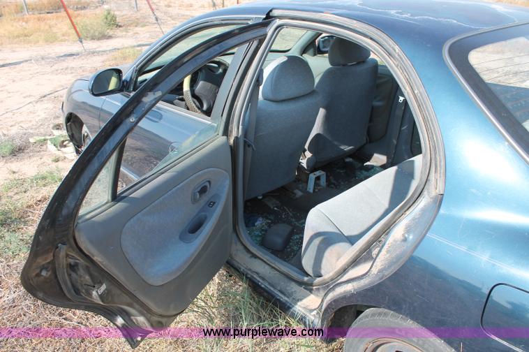 image for item L9904 2000 Hyundai Elantra