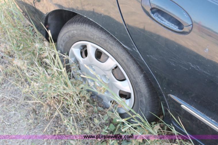 image for item L9904 2000 Hyundai Elantra