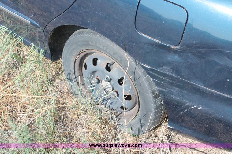 image for item L9904 2000 Hyundai Elantra